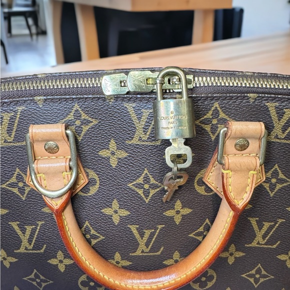 💕❤️Authentic Preloved LV Alma PM😍❤️ - Picture 7 of 8